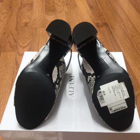 Alfani Snakeskin Shoes, 7M - Picture 4 of 5